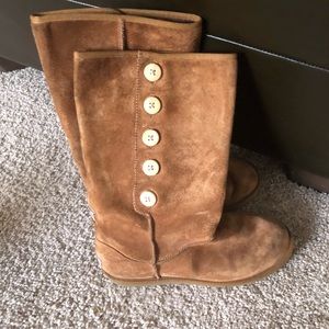 Size 9 Women’s Ugg Boots.